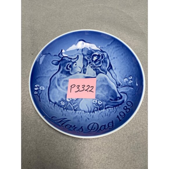 Bing & Grondahl Copenhagen Mothers Day Cow with Calf 1989 Plate 6" wide - Picture 10 of 10
